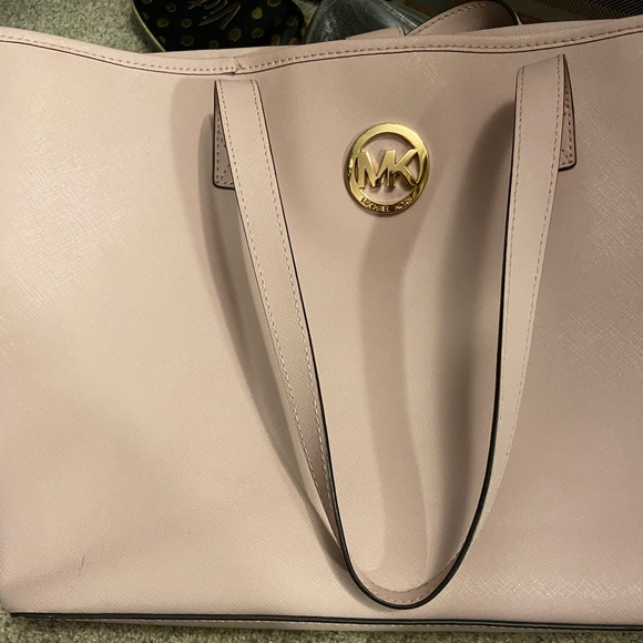 Gently used Michael Kors and Kate Spade handbags - Picture 5 of 6
